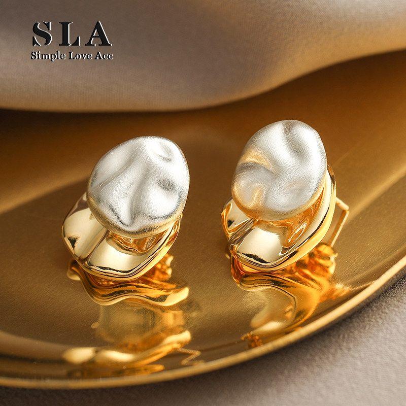 Simple Love ACC Private Fashion Exaggerated and Personalized Stylish Accessible Luxury Fashion All-Matching Silver Pin Earrings Women Two-Tone Brushed Finish Earrings (Silver Needle)