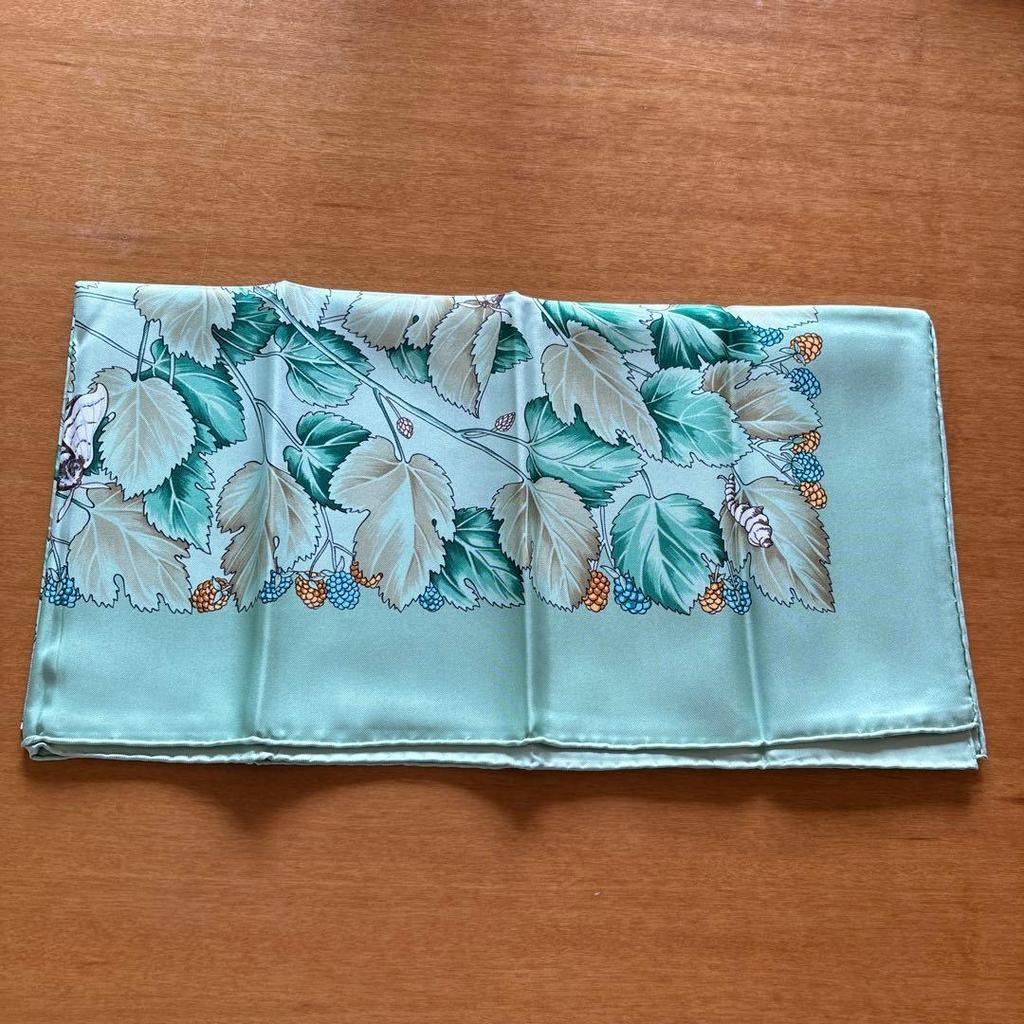 Used  New, unused Hermes scarf