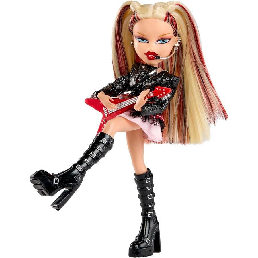 Bratz Pop Starz Cloe fashion doll with accessories and ornaments