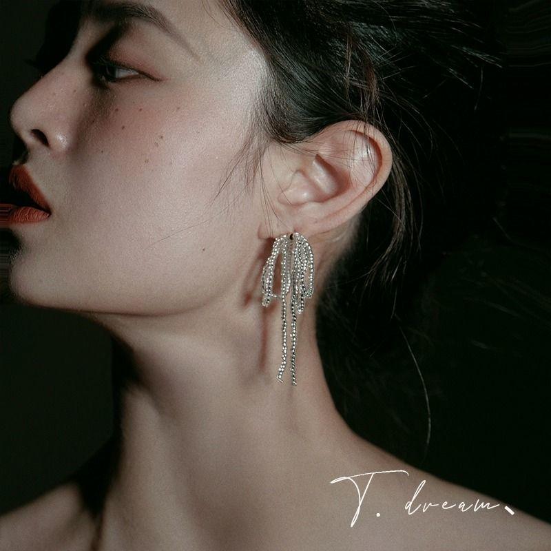 Bow Beaded Fringed Earrings Personality Temperament Elegant Studs Light Luxury High-end Niche Earrings