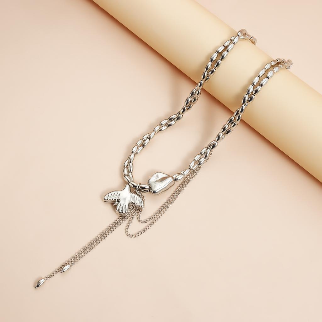 Pigeon Pendant Necklace for Women Oval Beaded Collarbone Chain Vintage Jewelry Gift