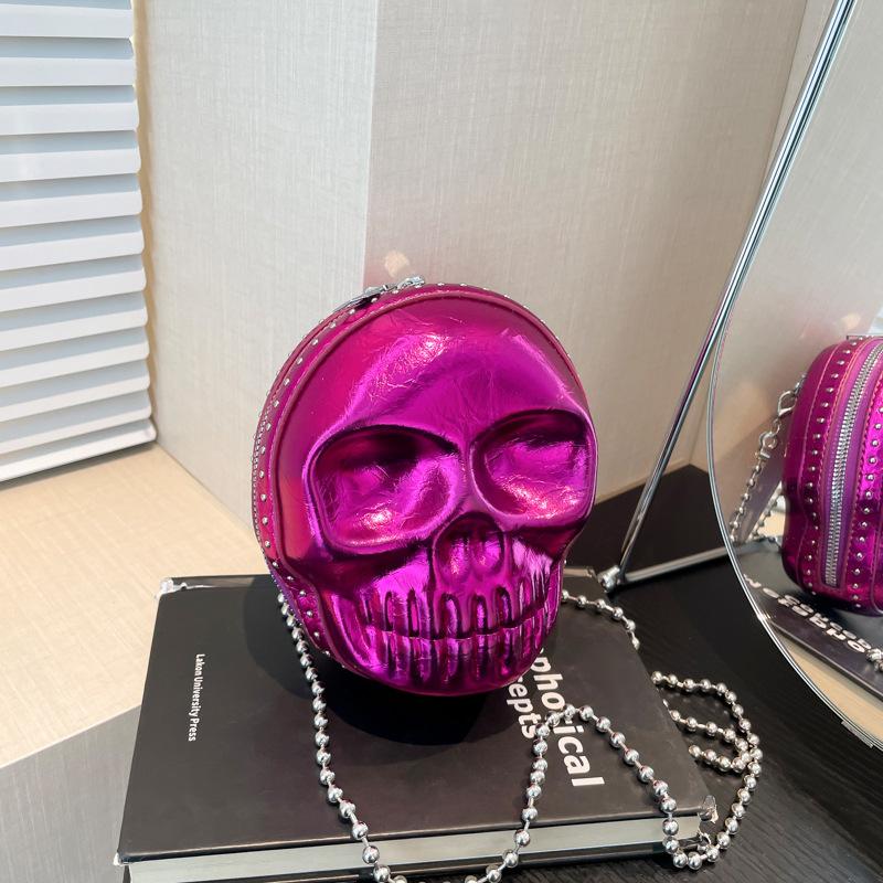 Halloween skull bag women's 2025 new European and American personality trend shoulder bag funny niche chain small round bag