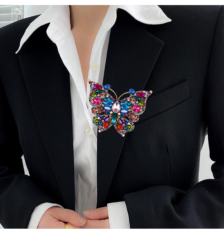 Vintage Inlaid Diamond Butterfly Brooch - Elegant Retro Insect Pin for Women