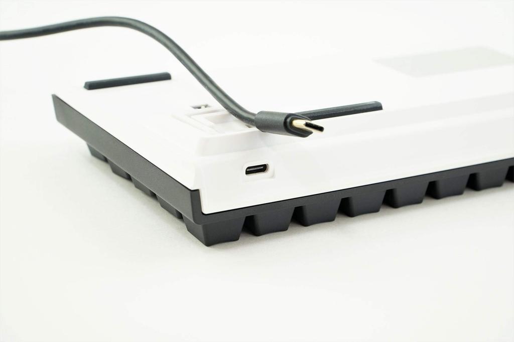 DUCKY Gaming Keyboard One 2 SF RGB Silent Red Switch 65% (English Layout) Dk-one2-rgb-sf-silentred [USB/Wired]