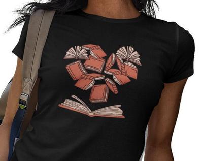 Books Heart Women's T-shirt Reading Studying Book Lover Graphic Shirt Woman Birthday Gift T-shirt