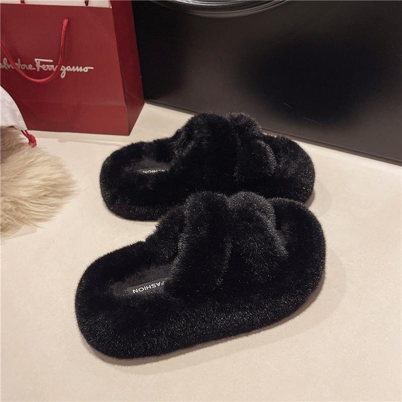 This year, soft-soled thick-soled fluffy slippers are popular for women's autumn and winter new fashionable and versatile casual outer cotton slippe