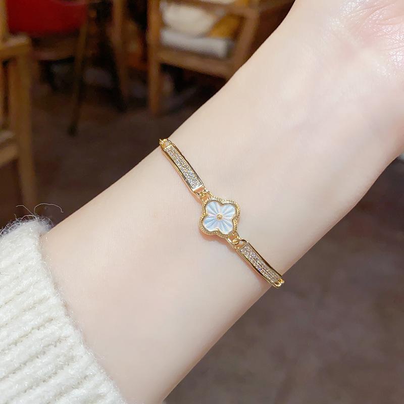 Sweet And Lovely Elegant Shell Flowers Pull-Out Bracelet Temperament Fashion Four-Leaf Clover Bracelet Women's Hand Accessories