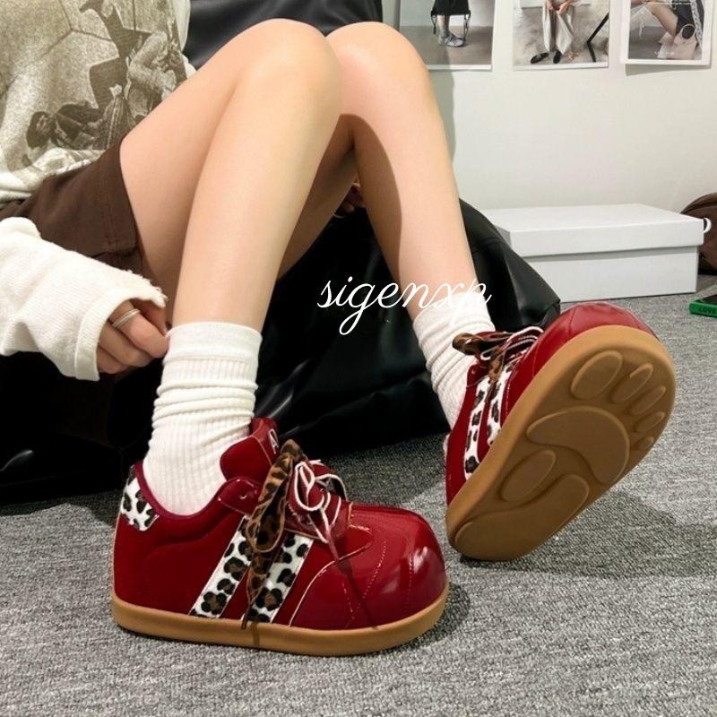 Leopard print casual moral training shoes will increase in height in the autumn of 22 years. Platform casual board shoes