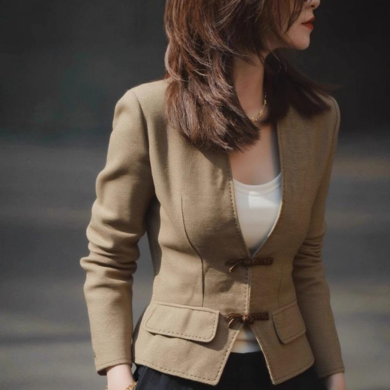 

Новая куртка высокого класса Топ Легкая Зрелая Осень Красивое Короткое Пальто Коричневого Цвета для Женщин S хаки