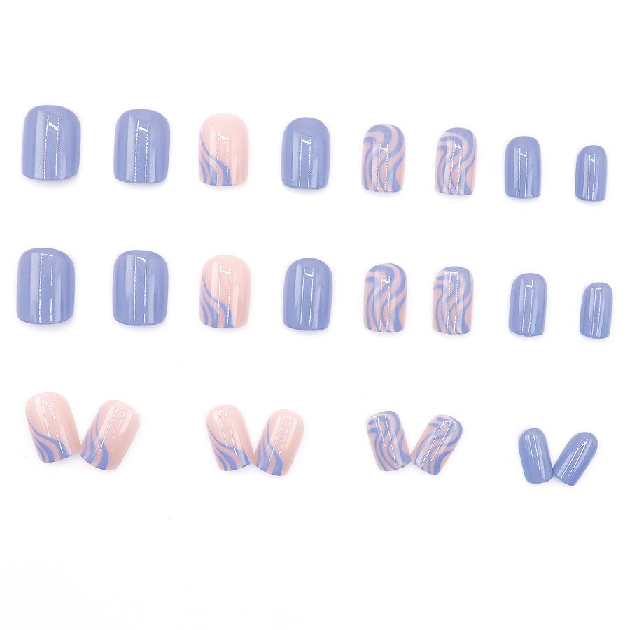 24 Bucăți Simplu, mic, proaspăt, culoare solidă, albastru rece, folie de artă unghii scurte ondulate, valuri de vară, studenți poartă unghii