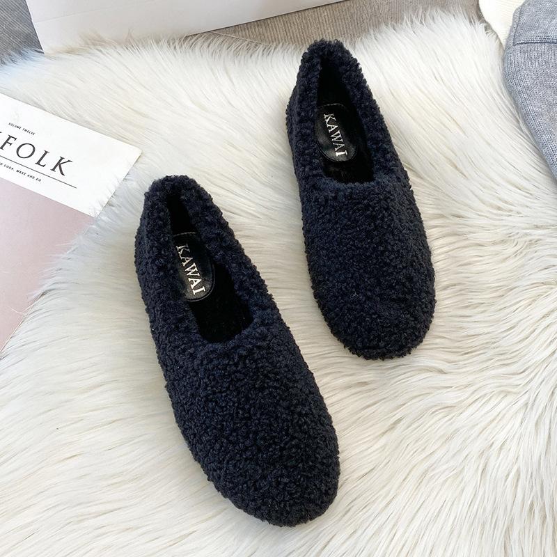 

New wool shoes women s autumn and winter wear velvet lamb wool bean shoes women s single shoes large size women s shoes 33 чорний