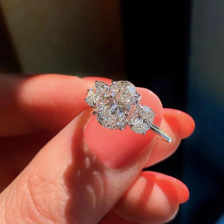 

2023 Women s 925 Silver Ring with Simulated 18K Gold Yellow Diamond, European & American Celebrity Style Size 7