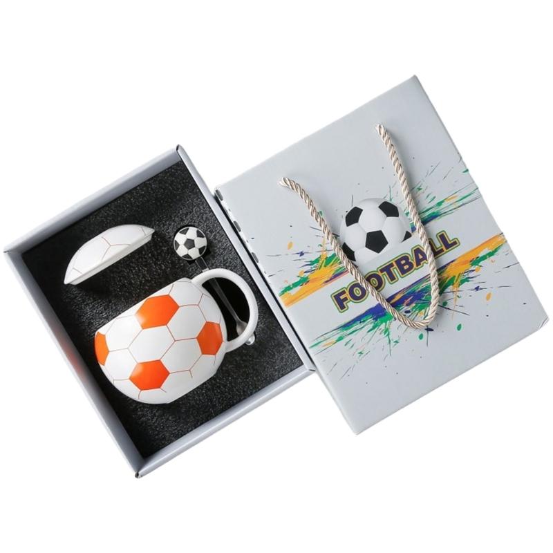 

Керамическая кружка для питья с футбольными рисунками 400 мл Кофейная кружка для любителей спорта Кружка на футбольную тематику для дома оранжевый