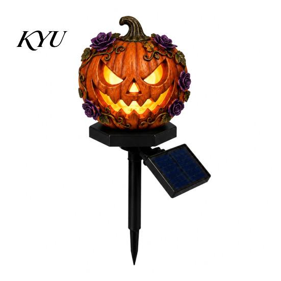 Warm Amber Light Solar Halloween Pumpkin Garden Stake Light, Waterproof Resin LED Decorative Lawn Lamps Lantern, Spooky Yard Lighting for Outdoor