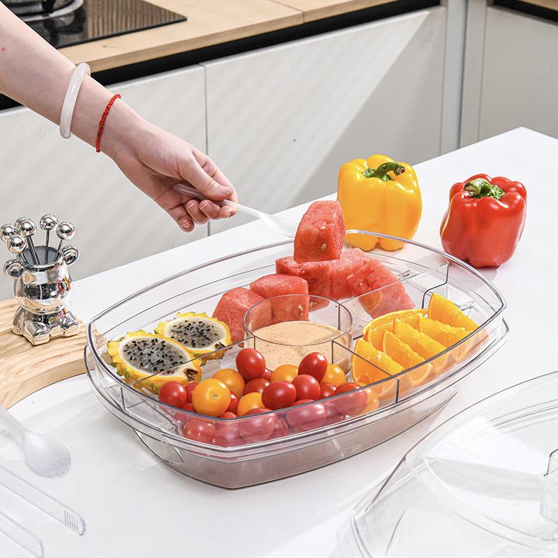 Große durchsichtige Salat- und Frischhaltebox für Gemüse und Obst in der Küche