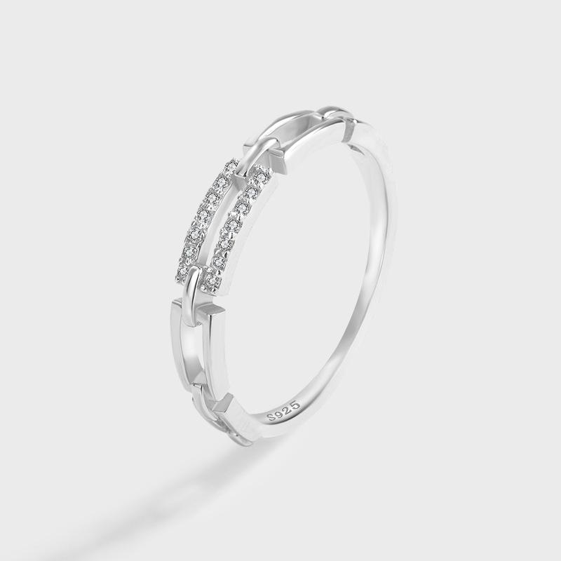 

S925 Sterling Silver Twisted Chain Ring - Fashionable, Modern Design for Women Size 6