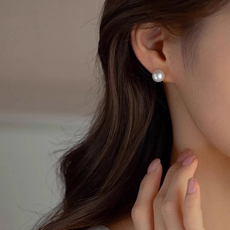Zhuji Non-Pierced U-Shaped Ear Clips with Freshwater Pearls - Painless, Fashionable Earrings for Women