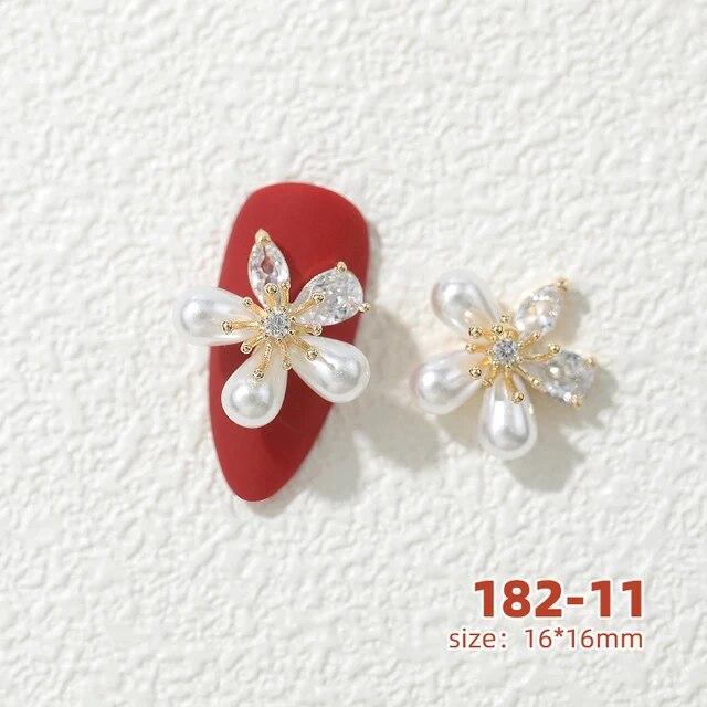 10 bucăți Fluture Zircon Decor unghii Bijuterii Zircon Cristal Perle Pandantiv Manichiura Strass de înaltă calitate Accesorii