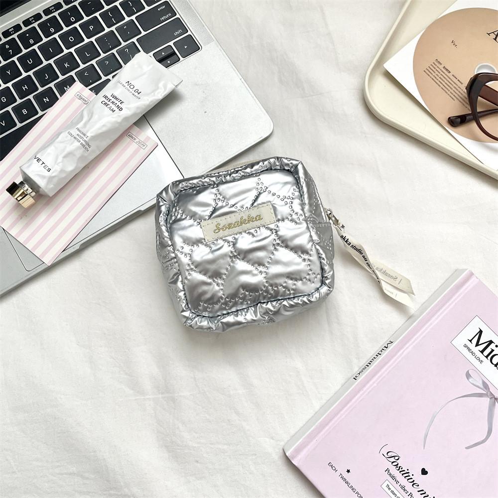 Pu Heart Shape Womens Hygiene Pad Case With Portable Makeup Storage For Travel