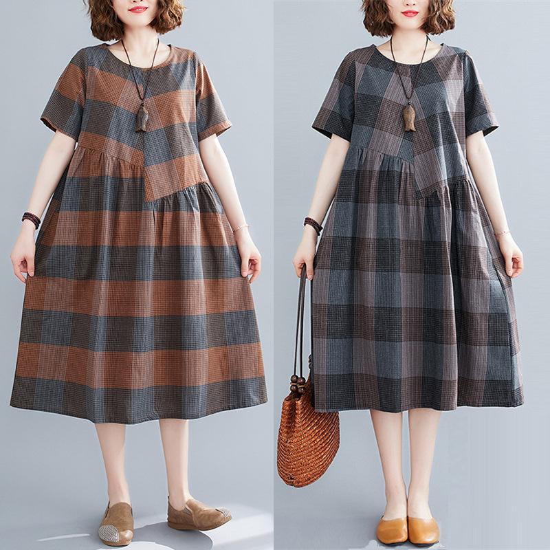 New Summer Artistic Large-sized Loose-fitting Cotton and Linen Checkered Round-neck Short-sleeved Dress for Women's Medium Length