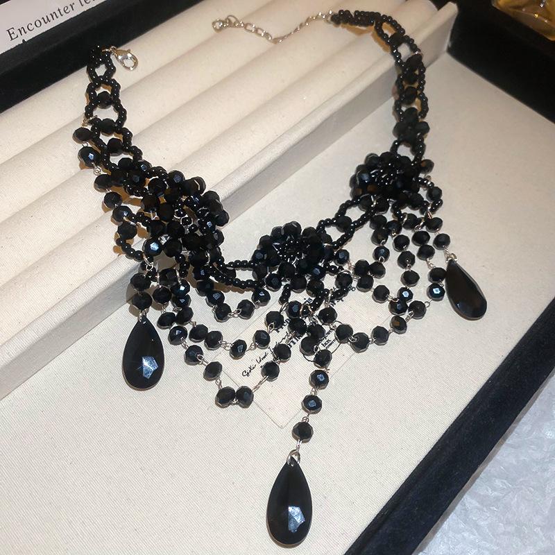

Dark Wind Rice Bead Artificial Crystal Flower Water Drop Multi-layer Necklace Personalized Punk Clavicle Necklace