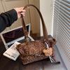 Korean Version of Casual Ins Leopard Print Large-capacity Tote Bag 2025 Autumn and Winter New Shoulder Underarm Bag Women's Simple and Versatile