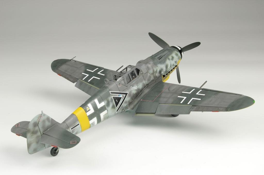 Platz 1/48 WWII German Messerschmitt Bf-109 G-6 52nd Fighter Wing Plastic Model Kit AE-33