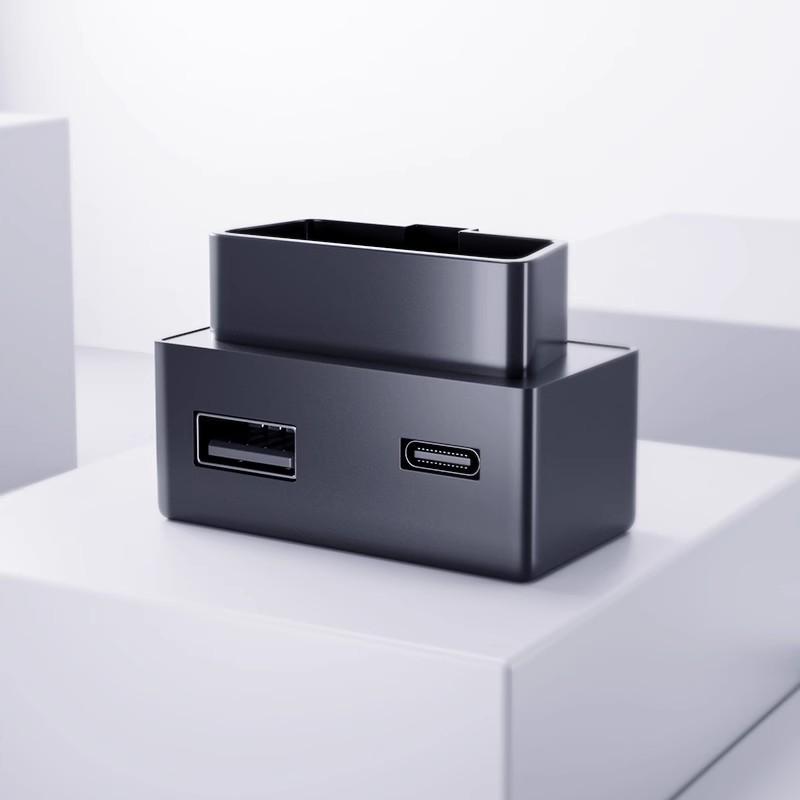 

Lynk & Co 10EMP OBD Expansion Dock & Dual Port Car Charger