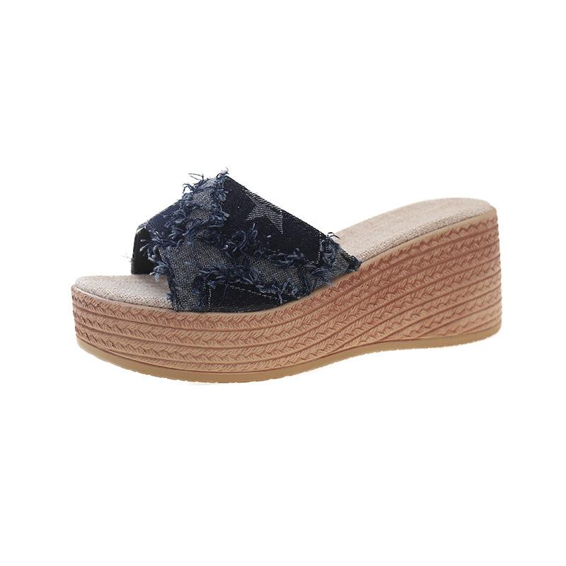 

25 new foreign trade large size slope heel thick bottom word with height increase casual versatile skirt temperament wear cool slippers 36 синій