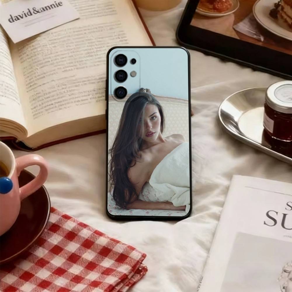 

Madison Beer Singer Phone Case For Samsung S25,S24,S21,S22,S23,S30,Ultra,S20,Plus,Fe,Soft Black Cover Samsung S225G
