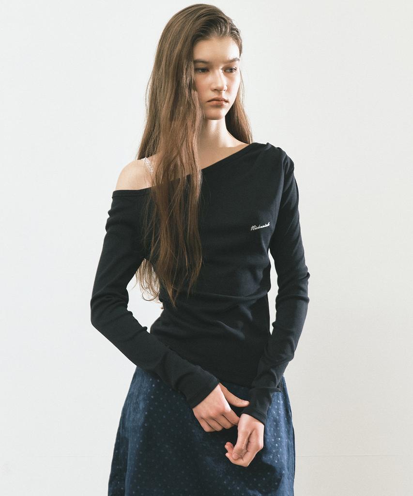 NICK&NICOLE Diagonal Off Shoulder Top_Black