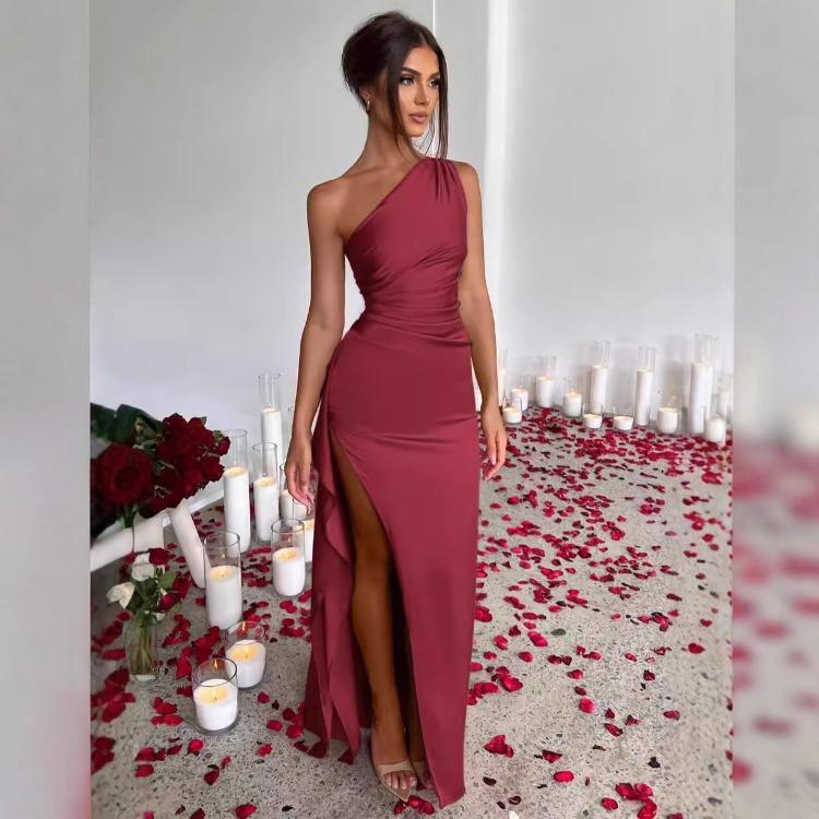 Sexy One-shoulder Pleated Slit-front Short-sleeved Satin Dress with A Summery Elegant Vibe