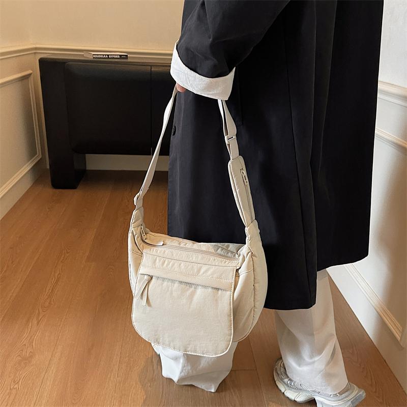 Large Capacity Solid Color Commuter Shoulder Bag Women's Crossbody Bag