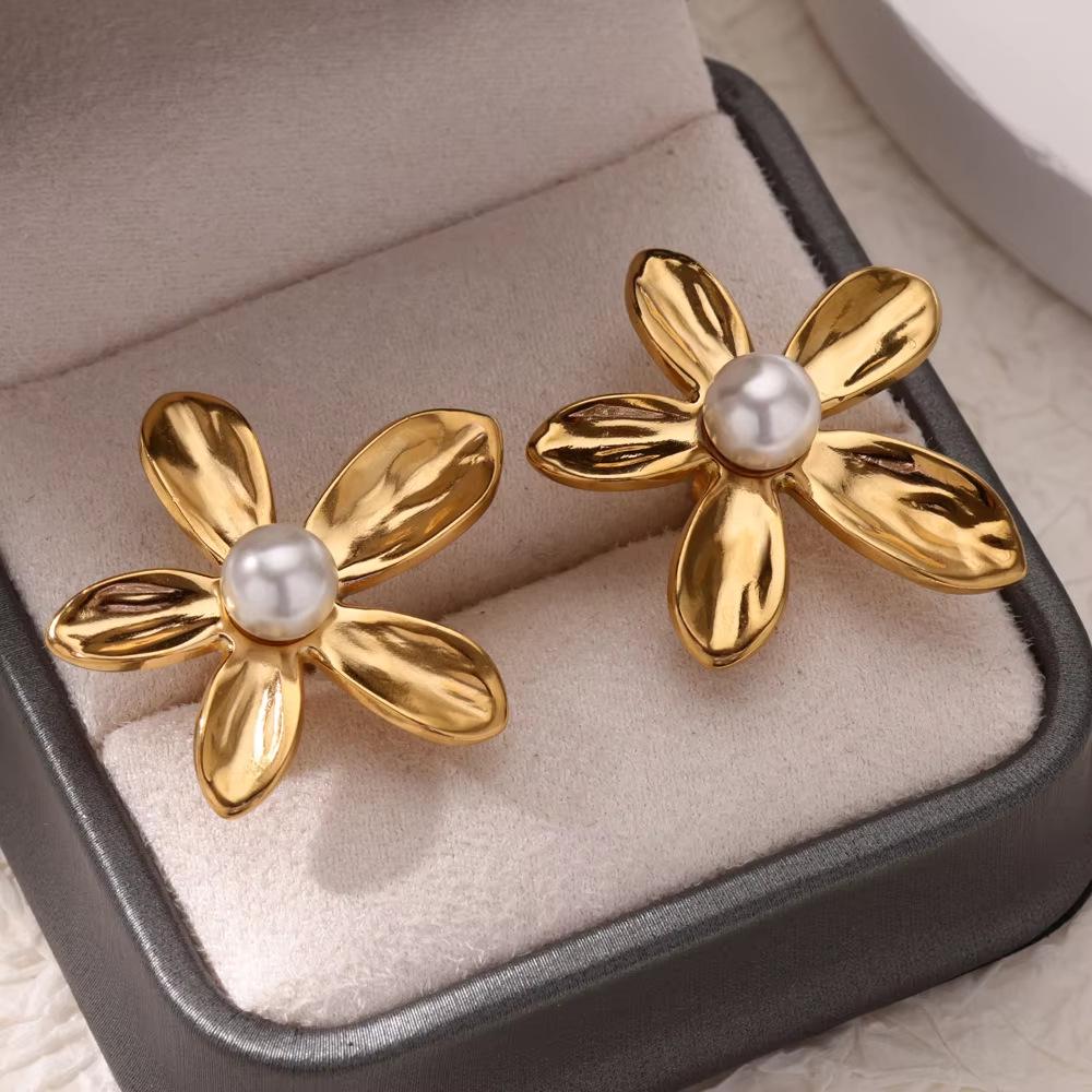 18K Gold-Plated Pearl Flower Stud Earrings - Retro French Style