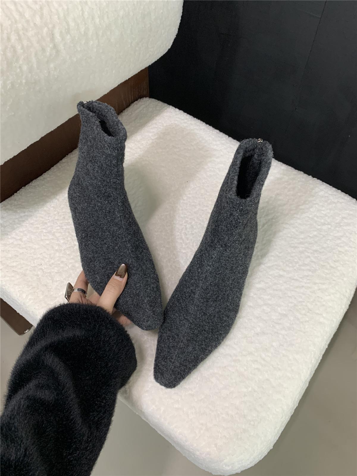 

Тонкие сапоги женские с внутренним усилением 2025 года, осенне-зимние, квадратные, бархатные, теплые, короткие, сапоги, хлопковые сапоги на толстой подошве, ботинки «Челси» 39