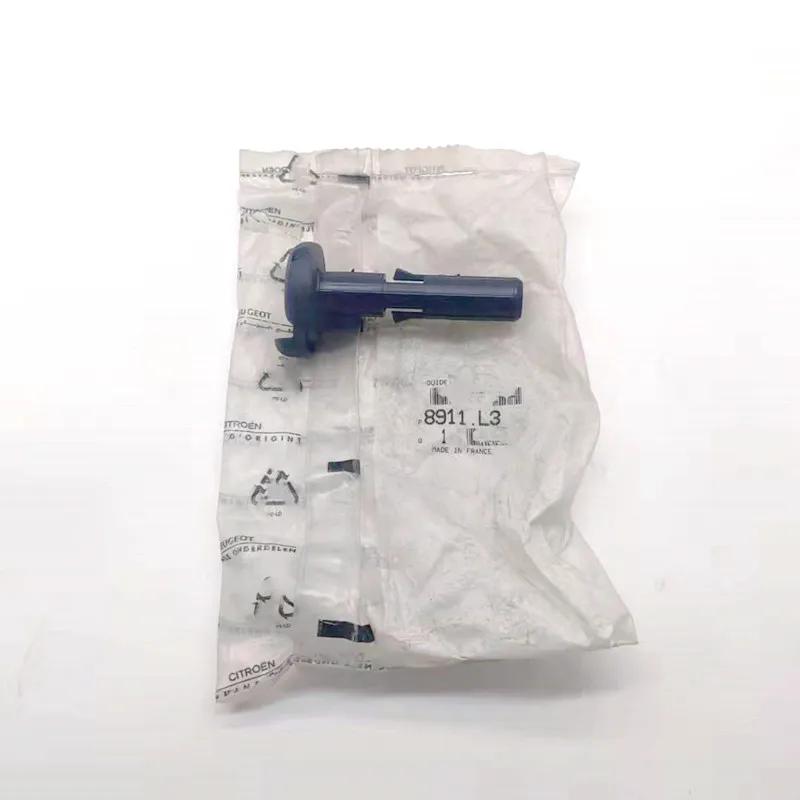 8911L3 8911L5 For Peugeot 1007 307 308 406 607 for Citroen C5 seat head restraint fixing clip Seat Headrest Guide