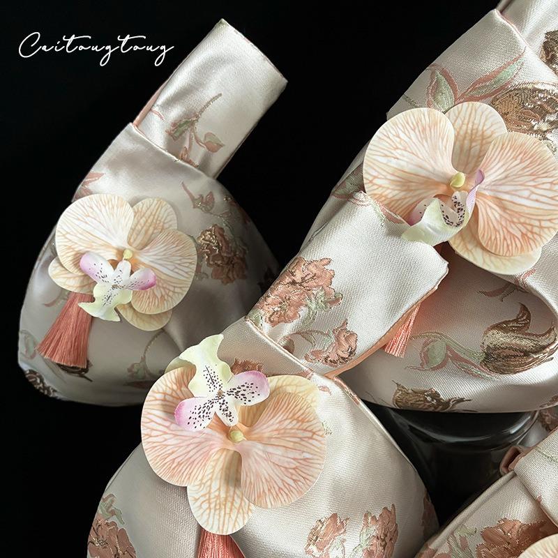 Phalaenopsis Tassel Imitation Silk Gold Silk Jacquard Fabric Wrist Bag New Chinese Retro National Style Small Bag