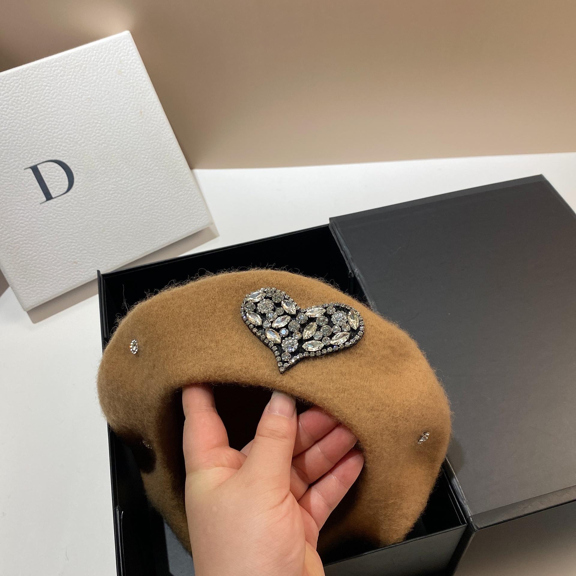

Xiaoxiangfeng Light Luxury Rhinestone Love Wool Beret Ins Versatile Sweet Age-Reducing Painter Hat Woman M（56-58cm） верблюд
