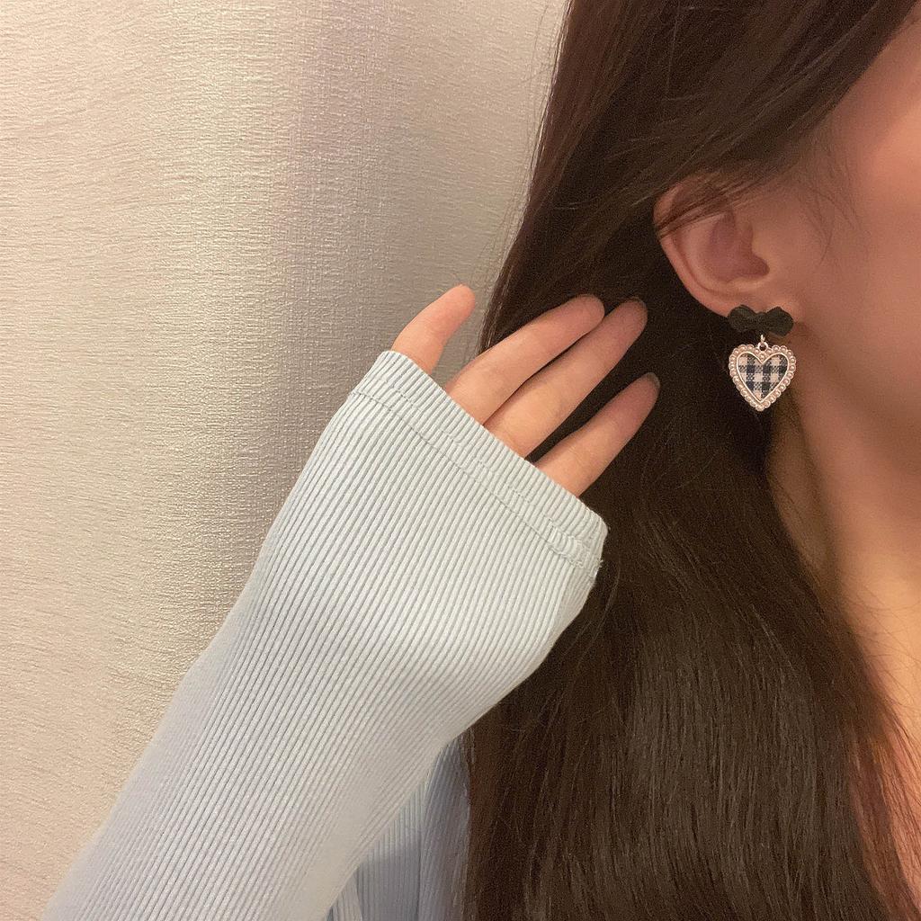 Koreańskie Wiszące Kolczyki z Kokardą dla Kobiet Miłość Krata Perła Serce Kolczyki Stylowa Biżuteria na Uszy Zawieszka do Uszu Ozdoba