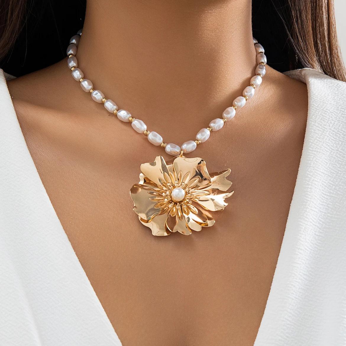 

Elegant Big Rose Flower Pendant Choker Necklace for Women Bridal Goth Imitation Pearl Adjustable Chain Aesthetic Y2K Wed Jewelry