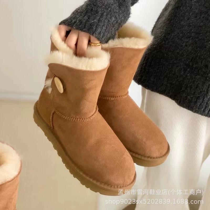 Sheepskin and fur integrated snow boots for women's winter new warm thickened men's short tube thick bottom velvet