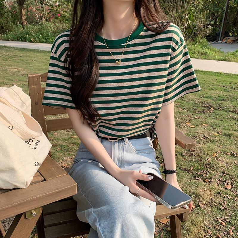 Roze en beige gestreept T-shirt voor dames - Casual top met korte mouwen en ronde hals