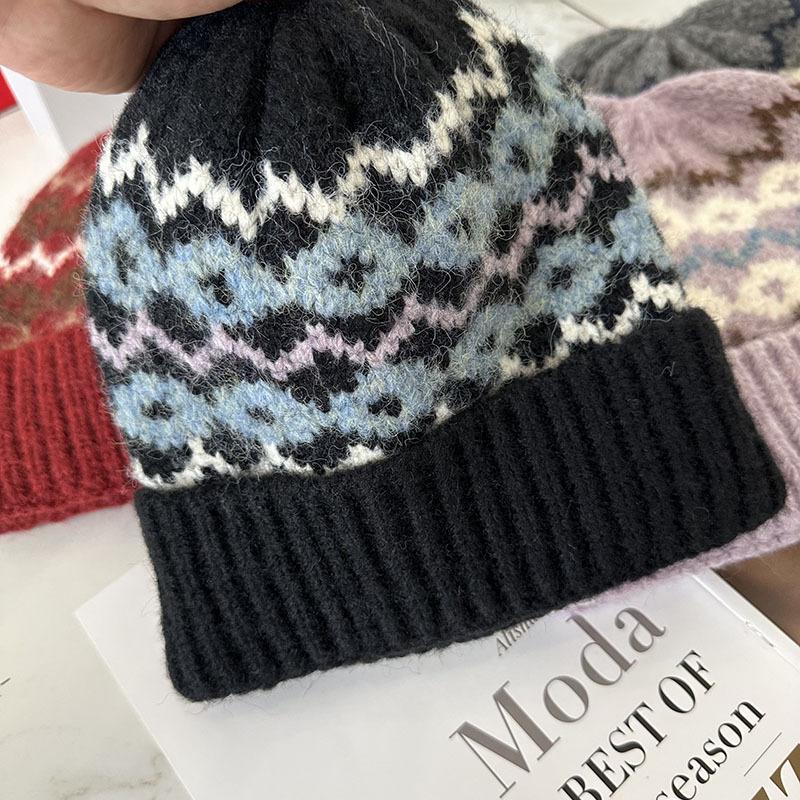 Knitted Wool Hat for Women In Autumn and Winter Versatile Retro Warm Face Showing Small Fashion High End Outdoor Cold Proof Pile Hat