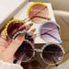 Non-polarized Fashion Round Flower Sunshade Metal Frame Sunglasses Men Women Retro Half Frame Cute Beach Eyeglasses