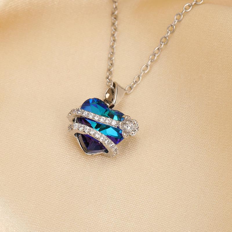 Titanium Steel Non-fading Necklace - European & American Style, Light Luxury, Versatile Korean Fashion, Perfect for Women and Girlfriend Gifts.