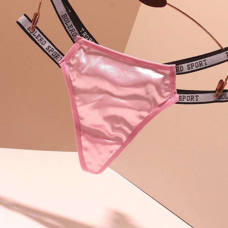 Luxusní saténové tanga s nízkým pasem a výřezovým designem pro ženy