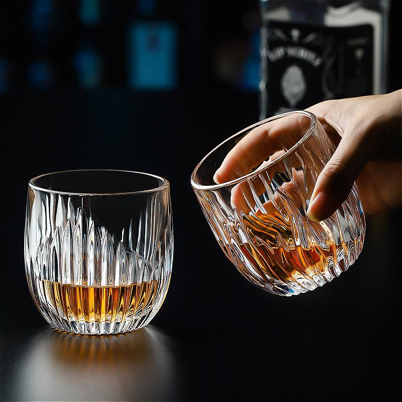 260ml 9.6oz Kreativní sklenice na zahraniční víno Elegantní sklenice na víno Průhledné sklenice na ledové latte a mocha Sklenice na whisky a brandy Sváteční dárky