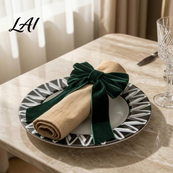 Christmas Table Decor 6Pcs Velvet Bow Napkin Rings Fabric Holders Red Elastic Bands for Dinner Green Rings Holiday Party Reusable Parties