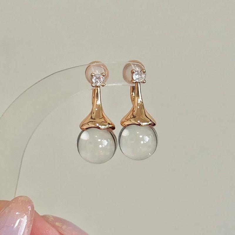 Hot Selling Niche Unique White Crystal Earrings, Earrings, High-end Women s Fashion Light Luxury Earrings