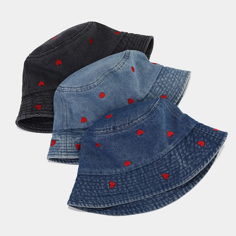 Nuovo cappello a secchiello con ricamo a forma di cuore, personalità alla moda, celebrità di Internet, hipster, da esterno, da viaggio, protezione solare, parasole, cappello a secchiello